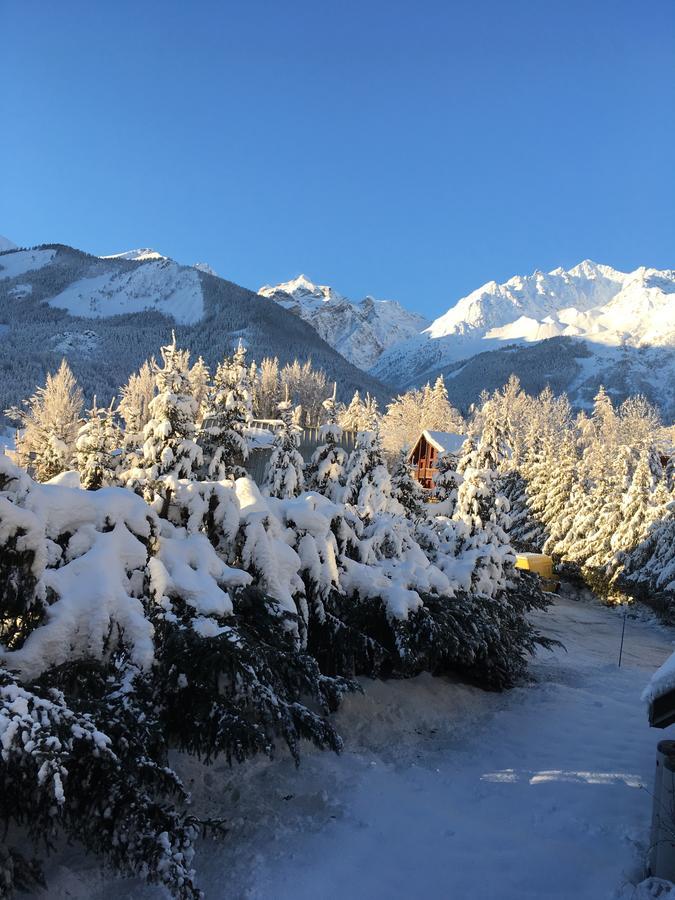 オーベルジュ ドゥ ヴィオライン Le Monêtier-les-Bains エクステリア 写真