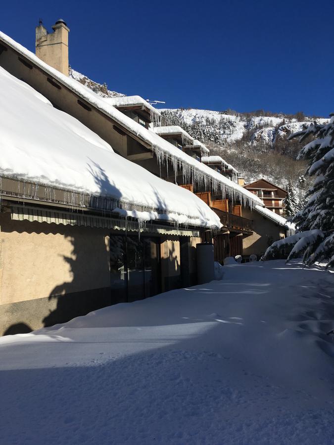 オーベルジュ ドゥ ヴィオライン Le Monêtier-les-Bains エクステリア 写真